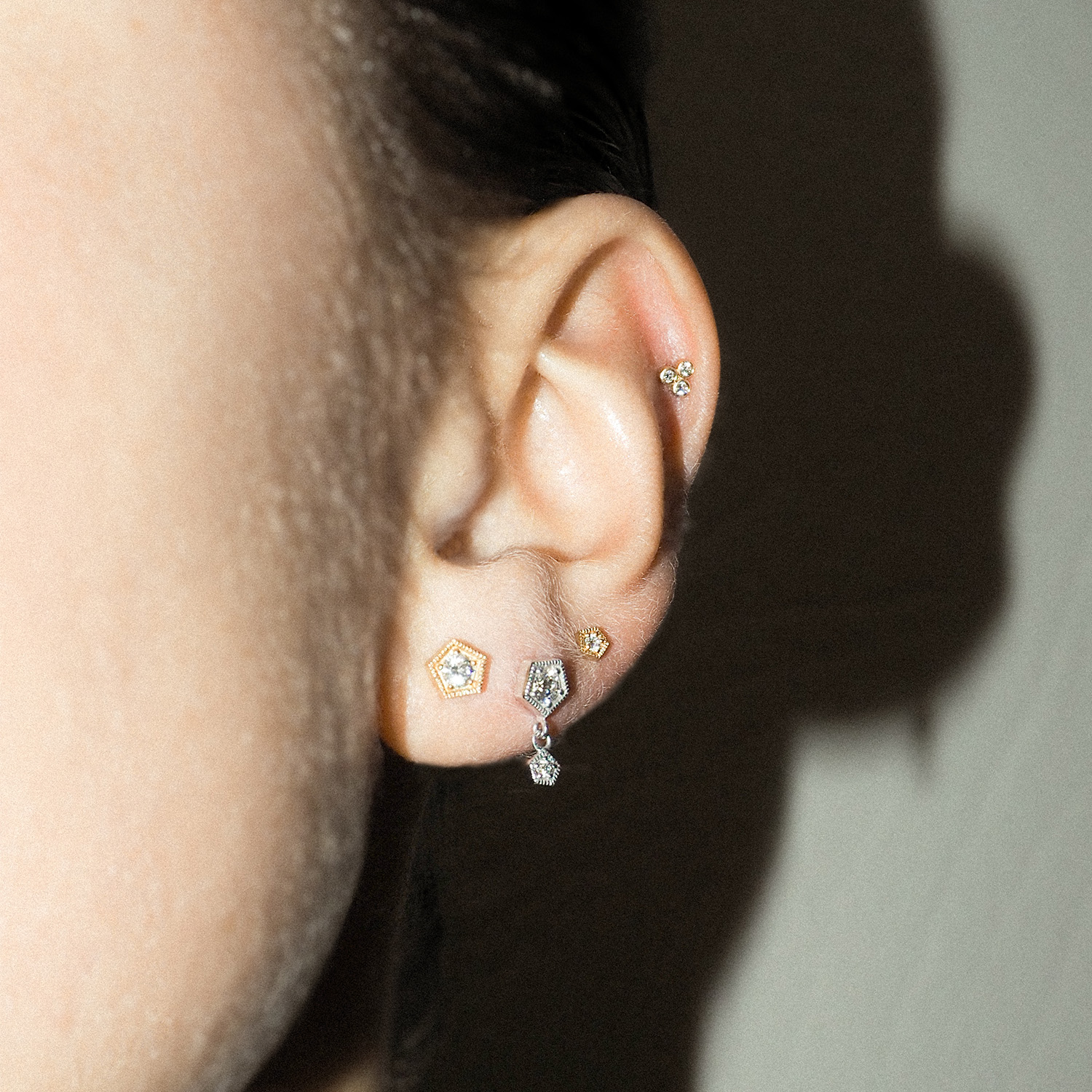 Flat back piercing jewellery<br> L. EDIAMOND TRIANGLE ONE gold diamond including STEM ONE