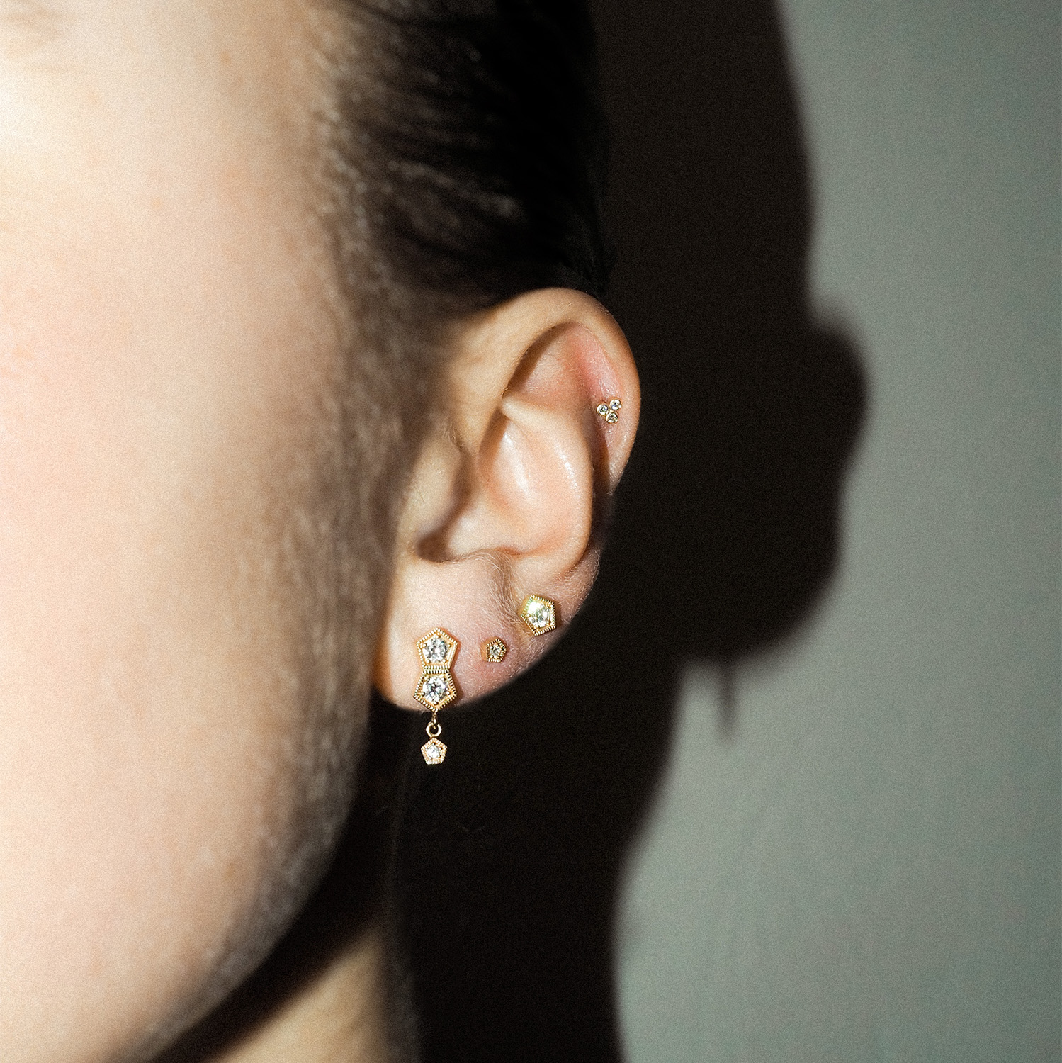 Ear stud / Avail. as flat back<br> ELDRIDGE02 gold diamond