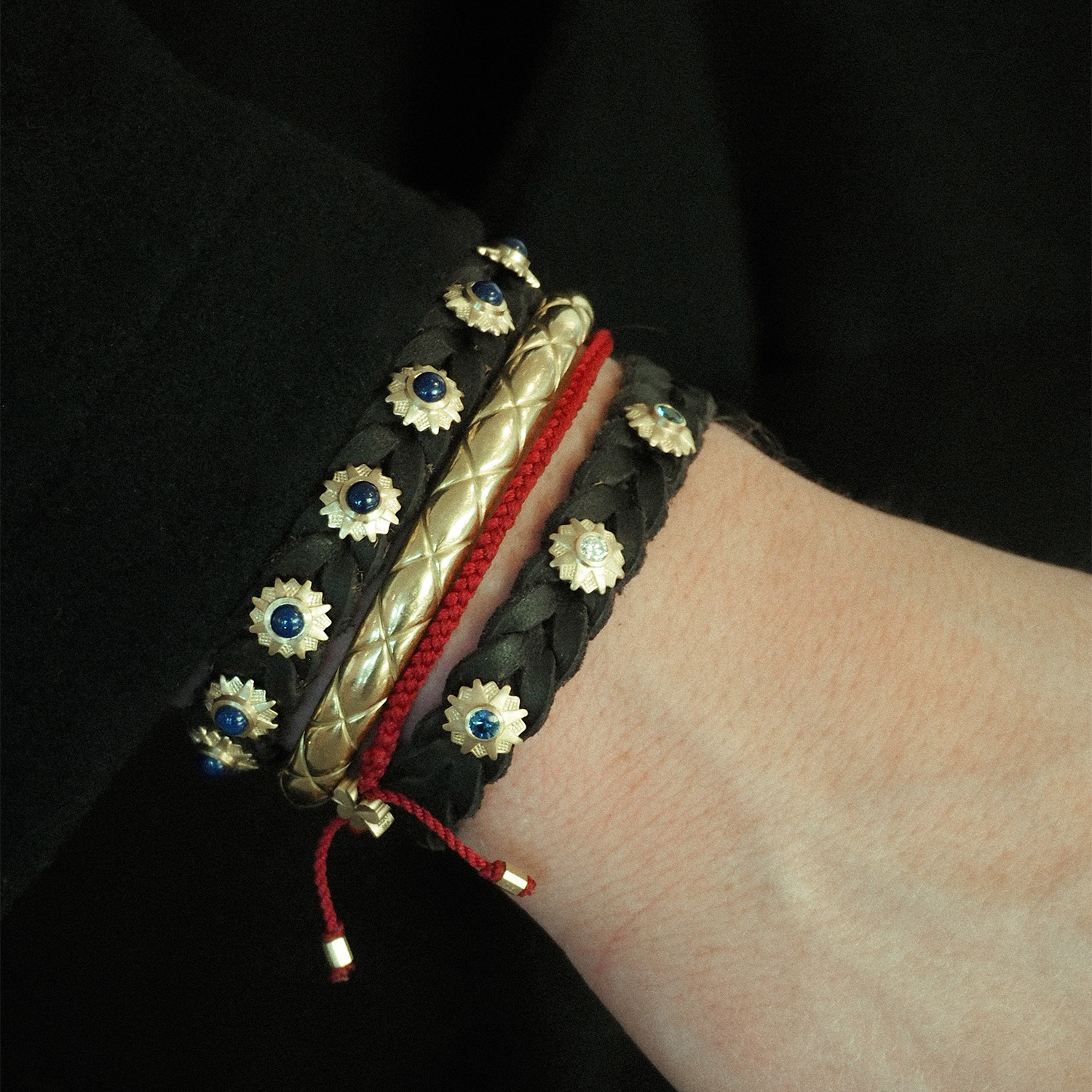 Leather bracelet<br> LEATHER BRACELET STAR ONE x9 (lapis lazuli) gold