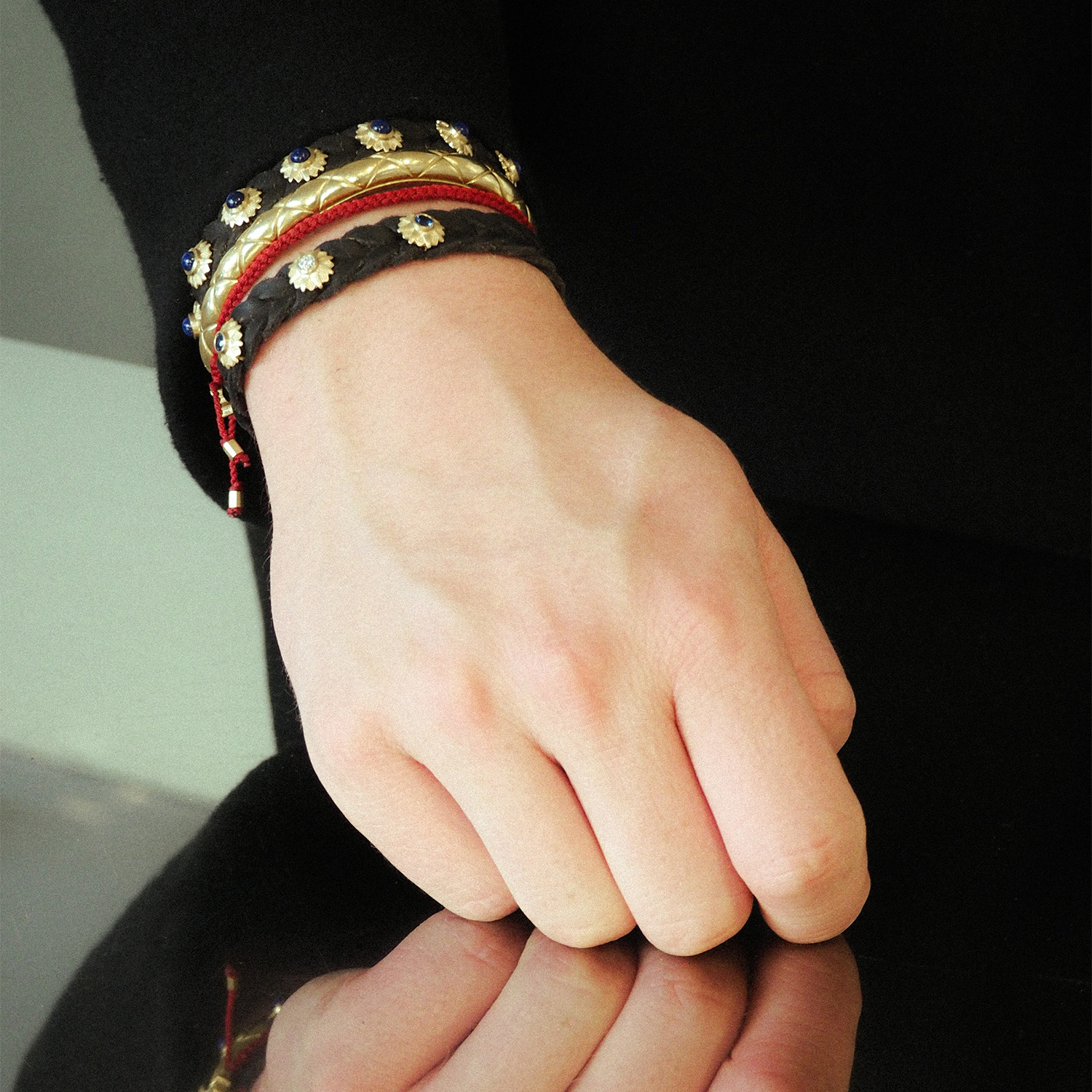 Rope bracelet<br> BARTISAN ONE gold (red pagoria)